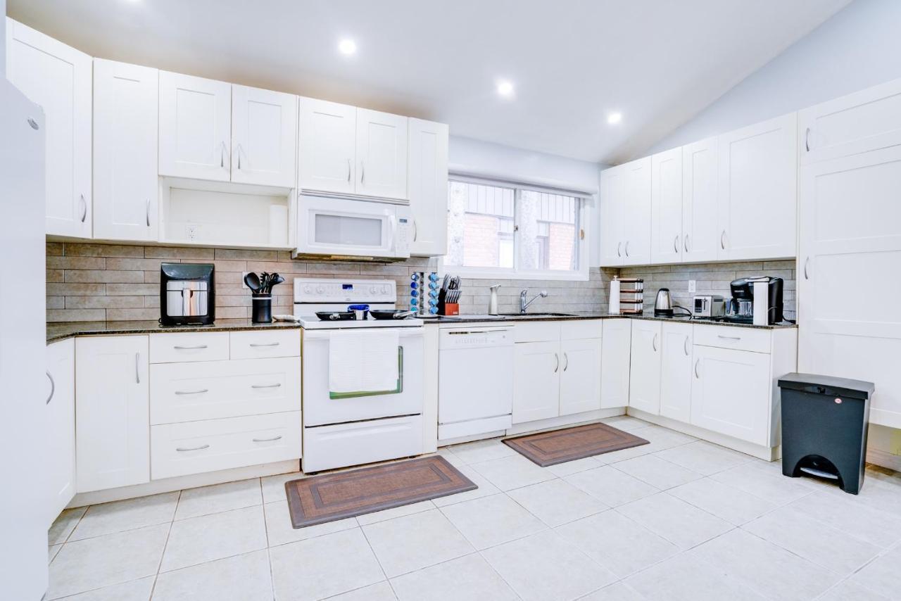 Furnished Family Home Near Toronto - Great Location Game Room - Backyard - Parking & Self Checkin Pickering Exterior foto